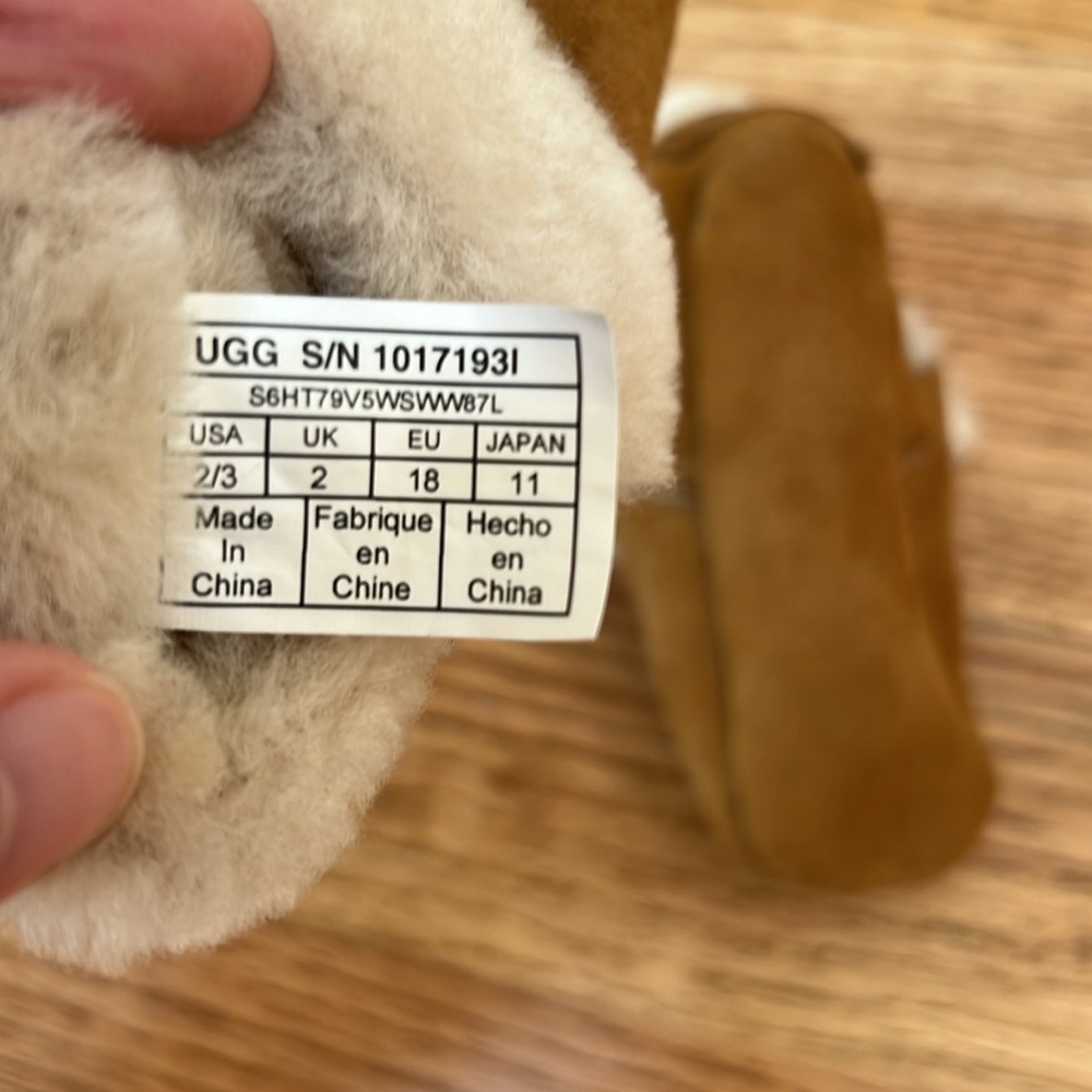 UGG Baby Infant Suede Booties Slipper Shoes 4-12M (Size 2/3) - Picture 5 of 6